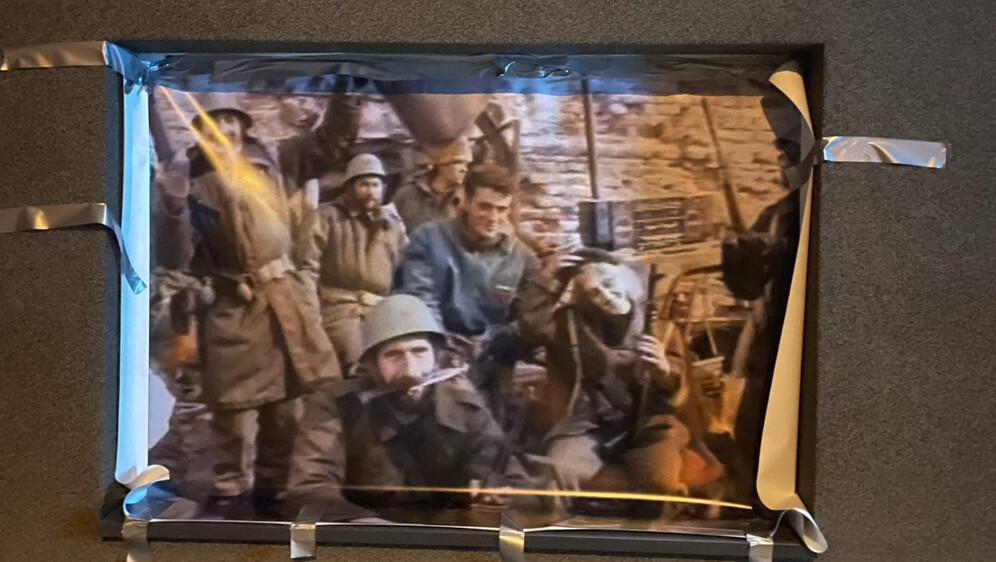 BBB-ovci u Vukovaru zalijepili slike četnika