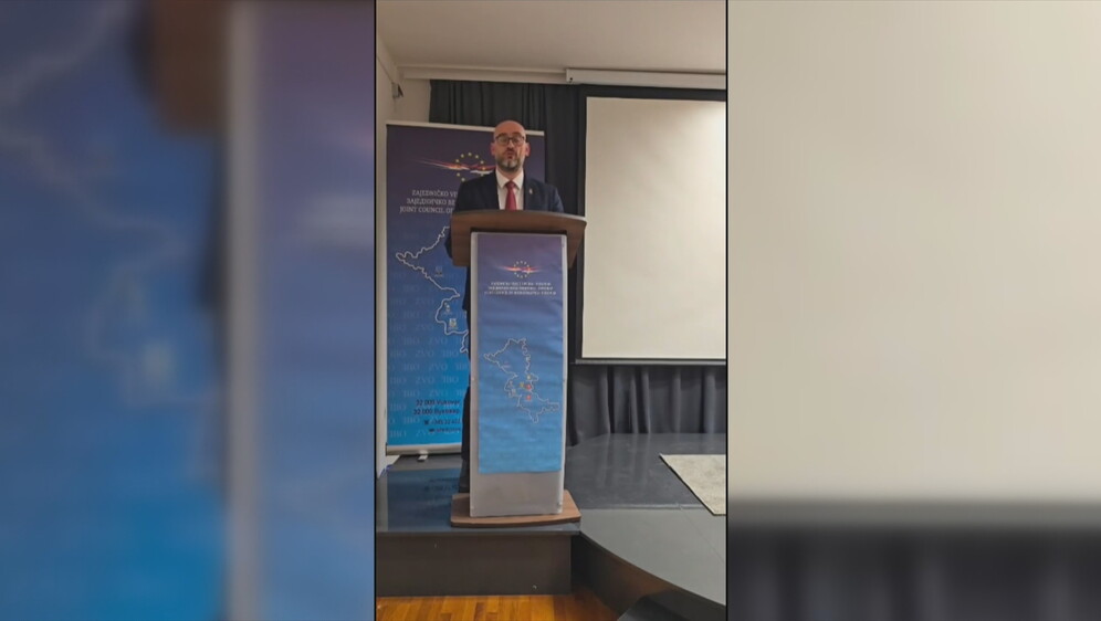 Dejan Drakulić, organizator izložbe