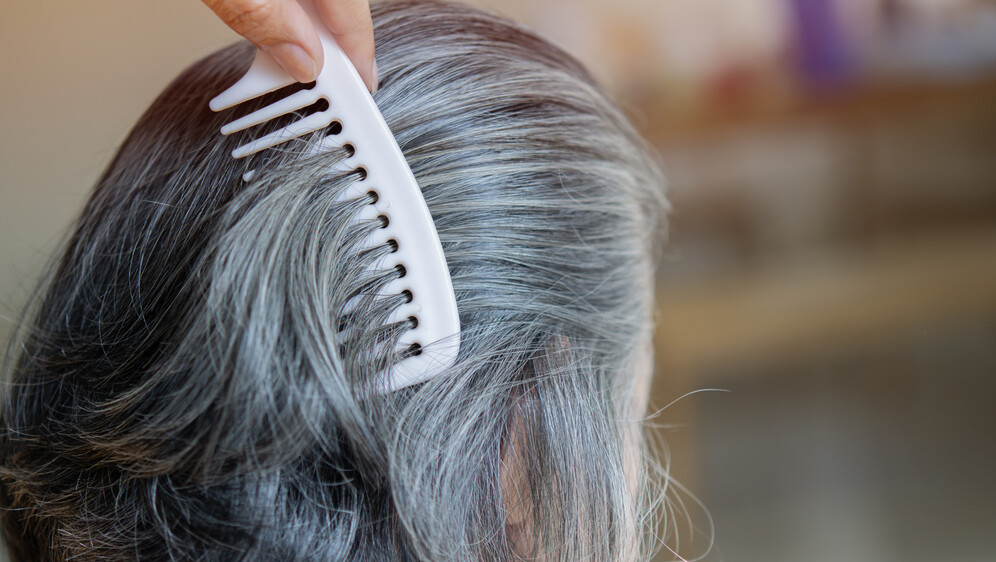 Kako se piše: sijediti ili sijedjeti