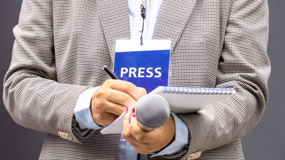 Novinarka, ilustracija