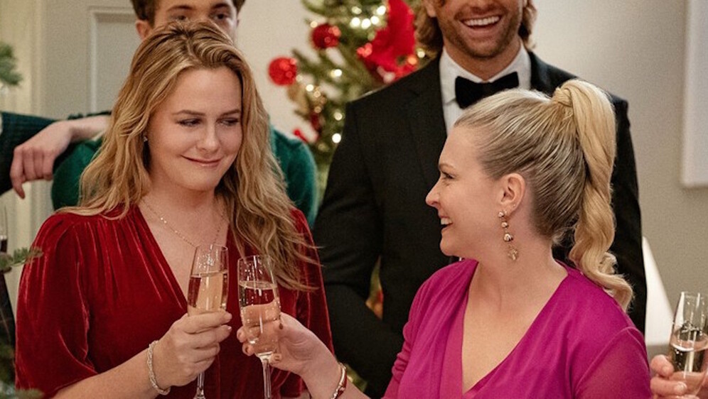 A Merry Little Ex-Mas - 4