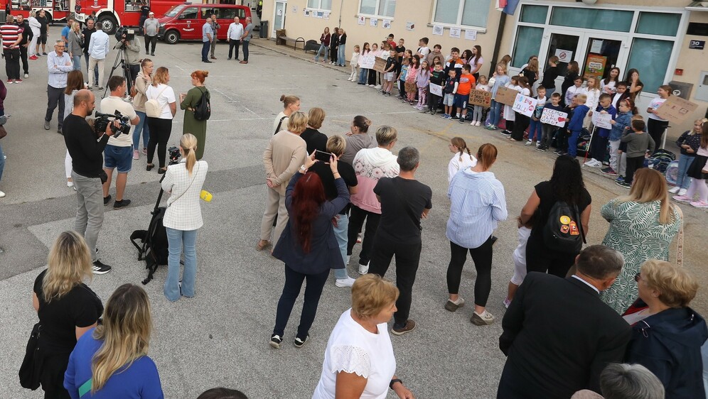 Bojkot nastave u Donjem Dragonošcu