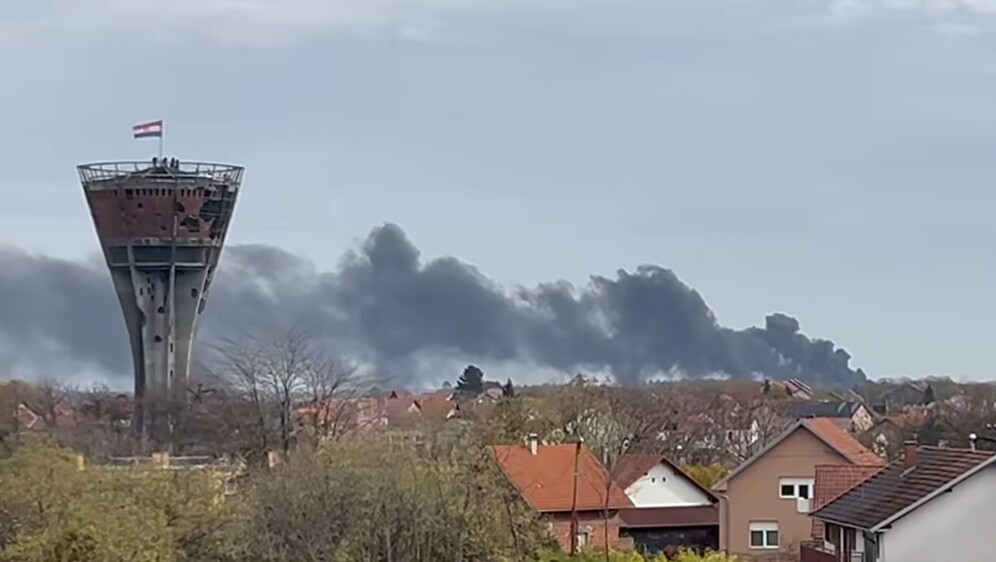 Crni dim iznad Vukovara