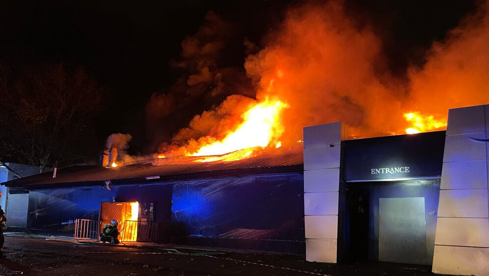 Izgorio balkanski noćni klub Village