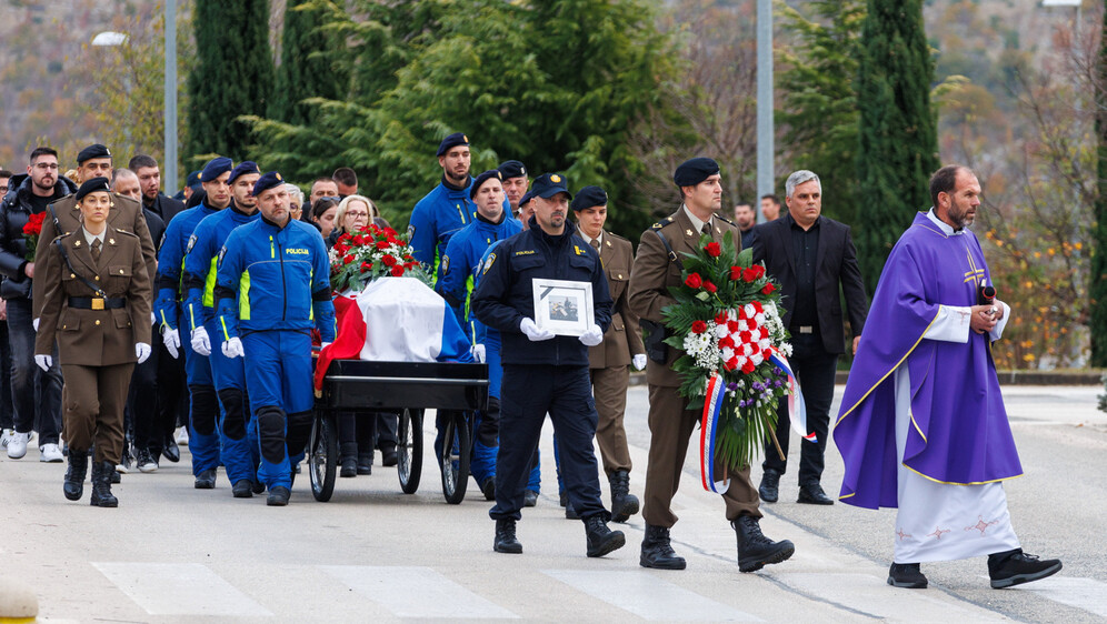 Sprovod policajca Željka Perišića