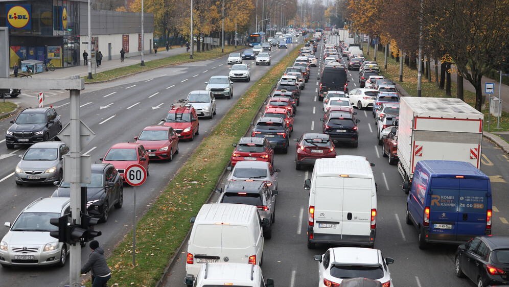 Gužva u Zagrebu na križanju Selske i Zagrebačke avenije - 11