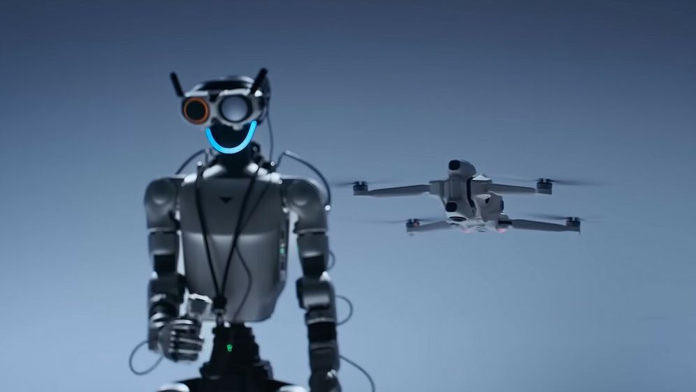 Unitree G1 upravlja A1 dronom tvrtke Antigravity