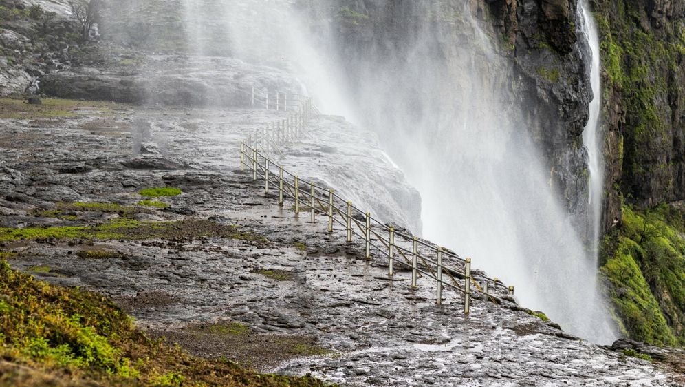 Obrnuti vodopad Naneghat, Indija - 2