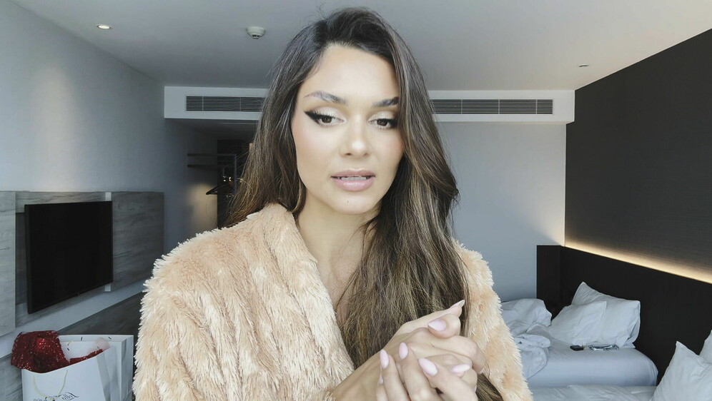 Laura Gnjatović - 4