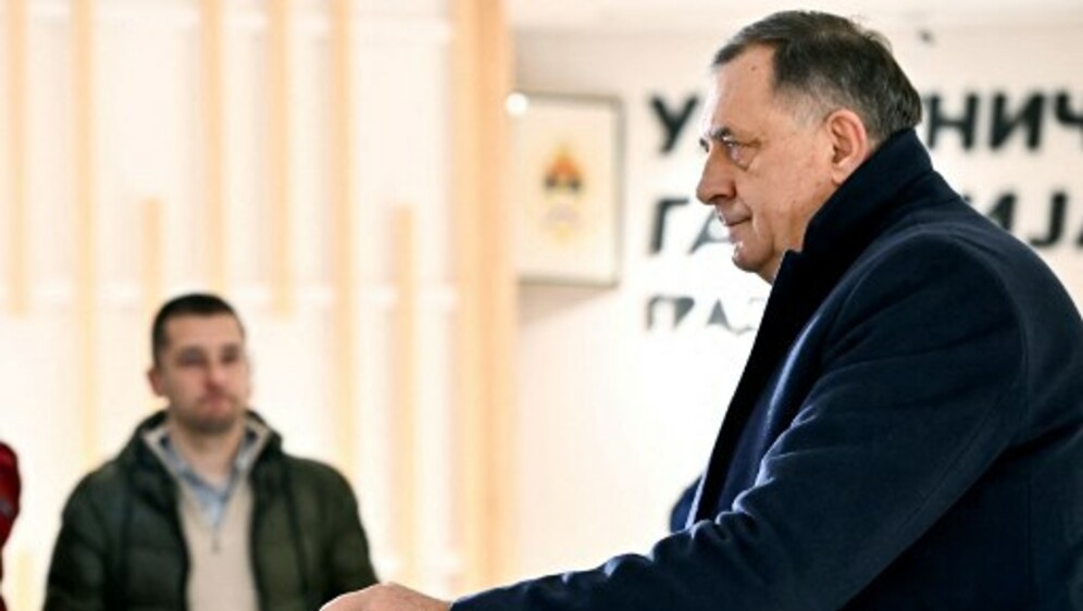 Milorad Dodik glasa na prijevremenim izborima u Republici Srpskoj