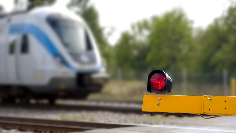 Putnički vlak udario Nepalca, ilustracija