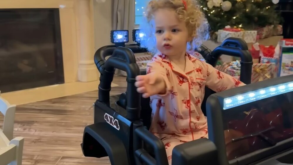 Djevojčica i autić