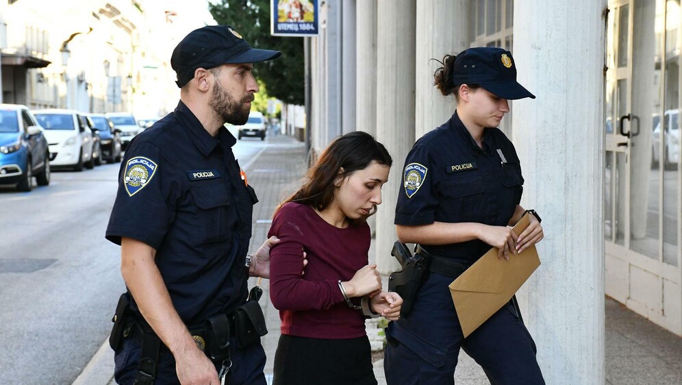 Privođenje osumnjičene majke