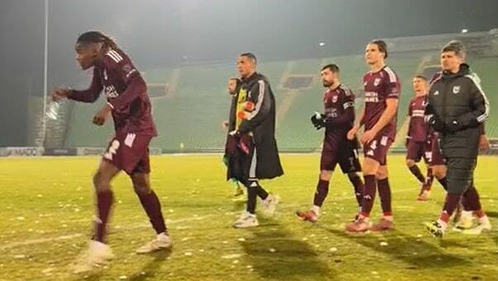 Igrači Sarajeva pod napadom gruda snijega