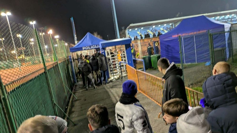 Navijači Osijeka u Vinkovcima