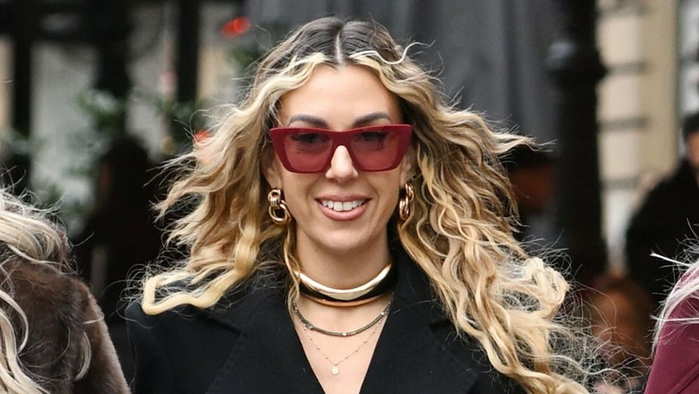 Dama iz Zagreba u crnim slingback štiklama