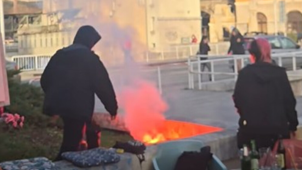 Na sudionike riječkog marša protiv fašizma bačena baklja