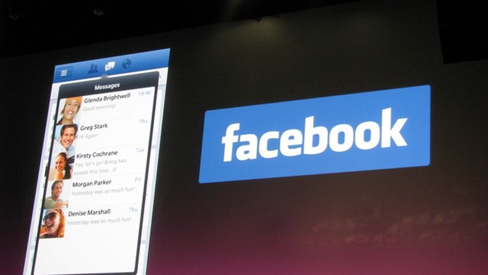 Facebook kupuje BlackBerry?