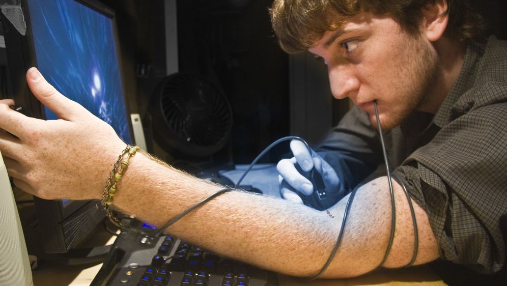 Ovo su konkretni razlozi da si priznate kako ste ovisnik o računalima i Internetu