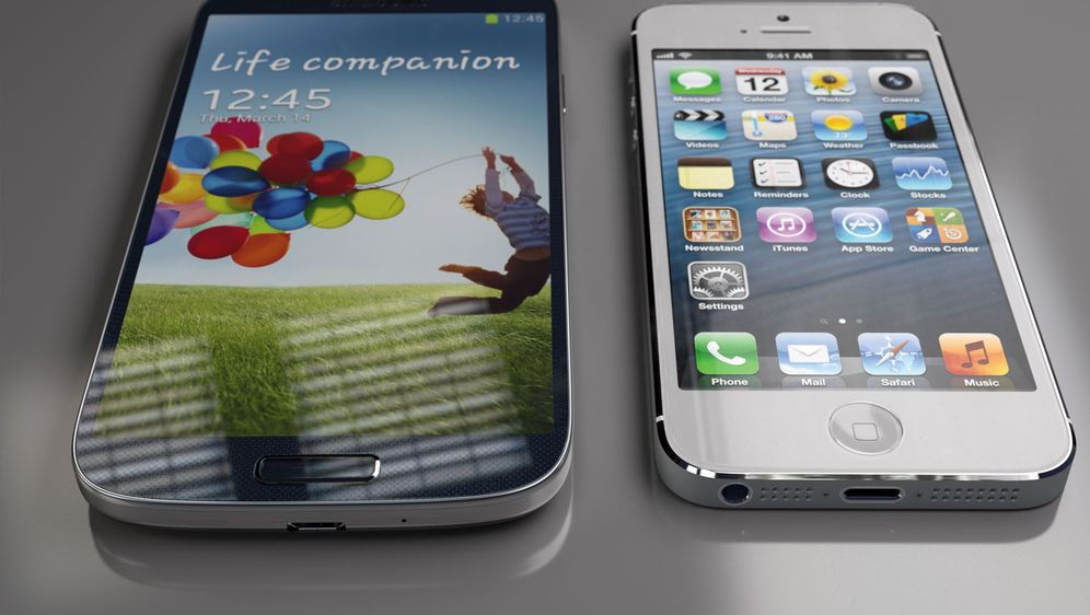 Apple iPhone 5S vs Samsung Galaxy S4 [INFOGRAFIKA]