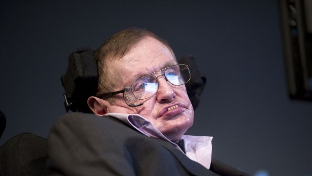 Stephen Hawking se pridružio Facebooku, saznajte što omogućuje postojanje svemira!