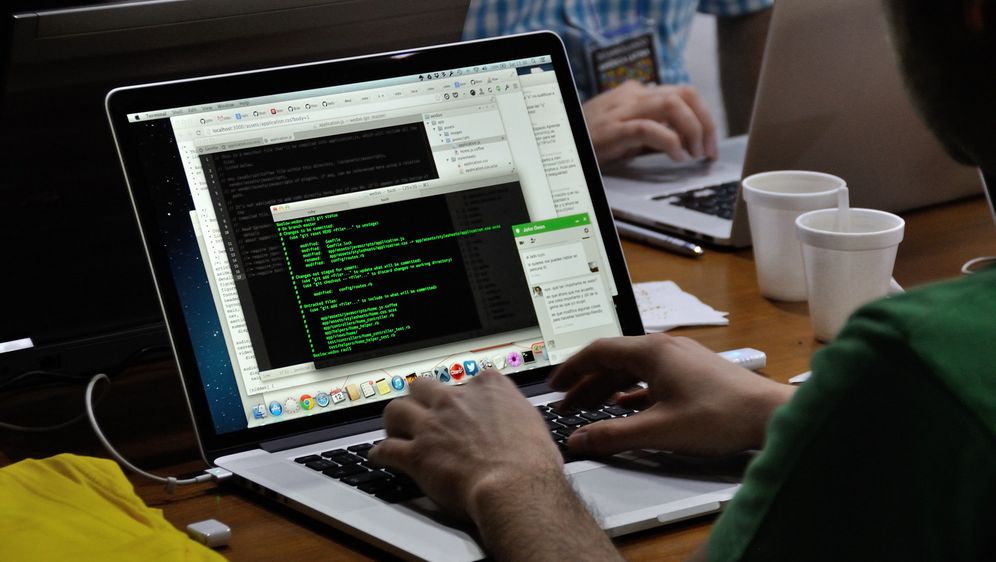 Programeri, prijavite se na Ready, steady, code hackathon na FOI-u i osvojite 20.000 kuna!