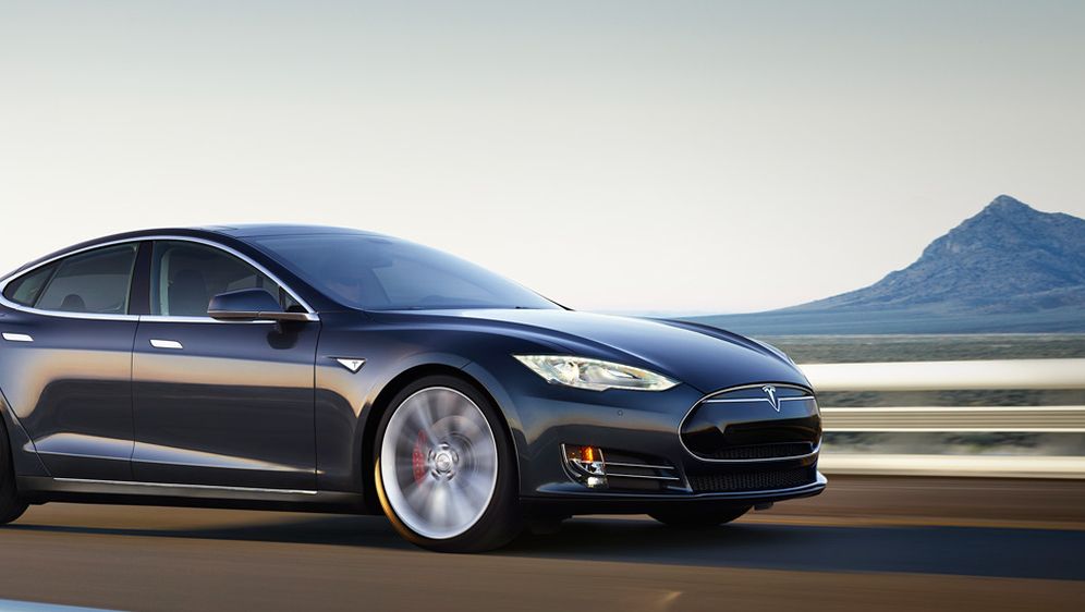 Tesla predstavio novi unaprijeđeni Model S koji će nositi dodatni naziv D za pogon na sve kotače!