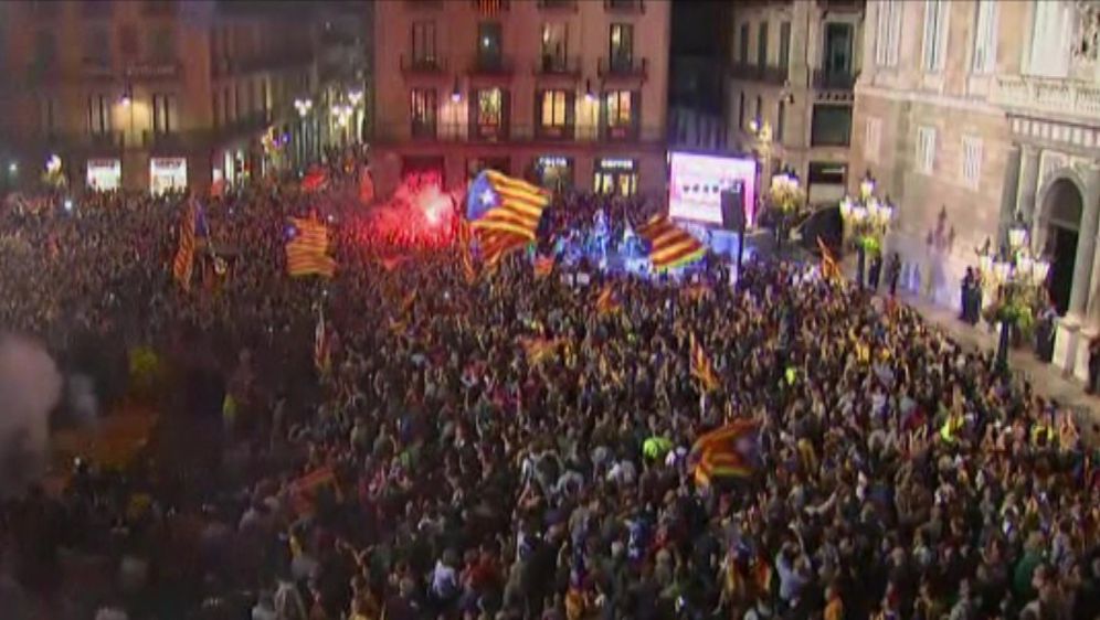Slavlje nakon proglašenja neovisnosti u Kataloniji (Foto: AFP)