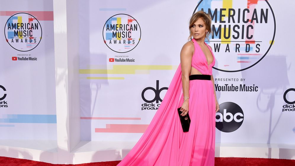 Jennifer Lopez na dodjeli Američkih glazbenih nagrada 2018. godine (Foto: Profimedia) - 3