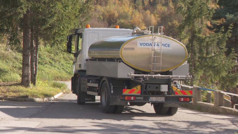 Cisterna prevozi vodu u sela u okolici Samobora (Foto: Dnevnik.hr)