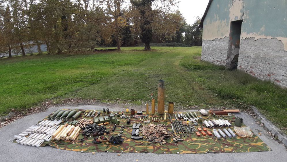 U Sisku predana veća količina oružja (Foto: PU sisačko-moslavačka)