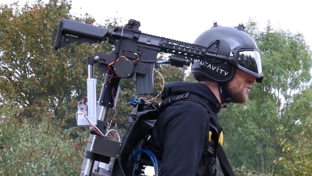 Mlazno odjielo s naoružanjem (Screenshot: James Burton/YouTube)