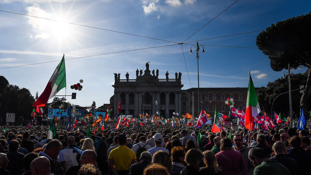 Salvinijeva desnica održala skup u Rimu (Foto: AFP)