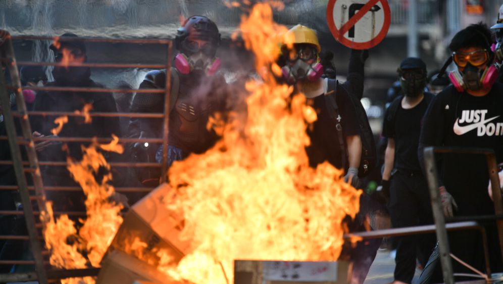 Nastavljaju se prosvjedi u Hong Kongu (Foto: AFP) - 2