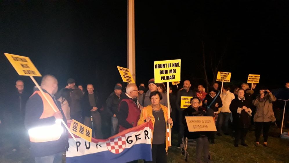 Obitelj Maršanić prosvjeduje na okretištu Prečko (Foto: Dnevnik.hr)