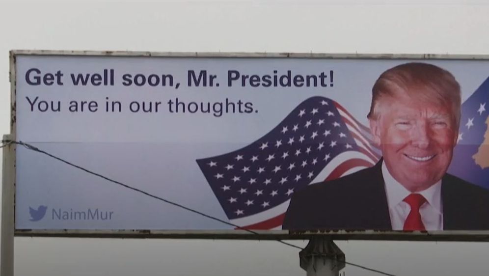 U Kosovu osvanuo plakat podrške Trumpu - 1