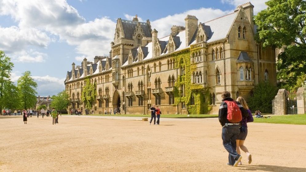 Mlada Varaždinka stigla do Oxforda: Na ispit obavezno nosi karanfil, a osim njenih ocjena i cijena školarine je – boli glava!