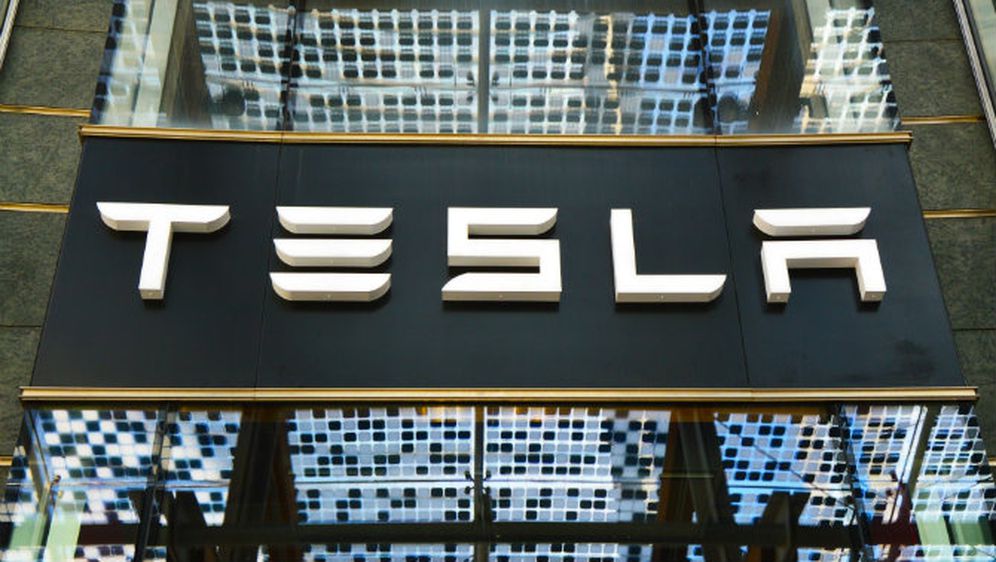 Tesla zapošljava i živo im se fućka za vašu diplomu: Osnivač ove kompanije traži nešto drugo...