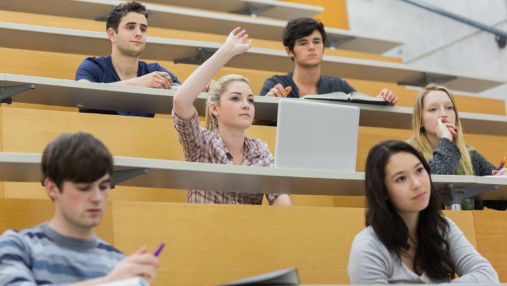 'Bojim se da ću ispasti glupa': Zašto današnji studenti slabo postavljaju pitanja na predavanjima i tko je za to kriv? Evo odgovora!