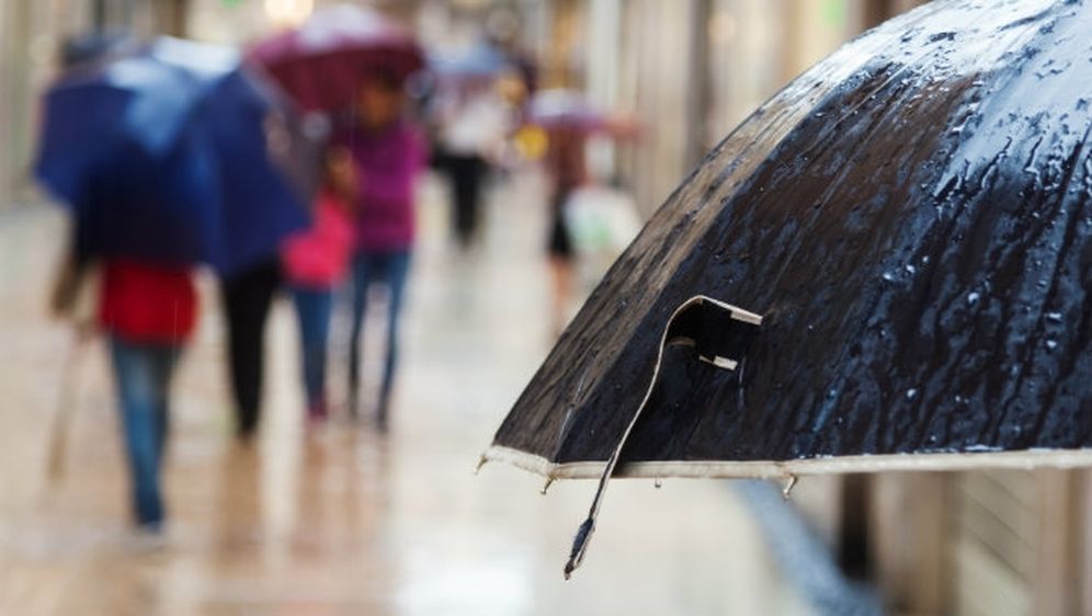 Mokri kišobrani zauzeli hodnike domova: Znaš li gdje ih SMIJEŠ sušiti, a gdje ne?