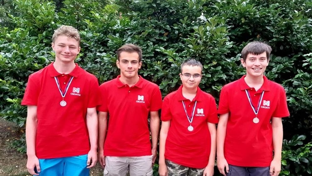 Sjajan rezultat mladih informatičara: Osvojili zlato i dva srebra u Slovačkoj!