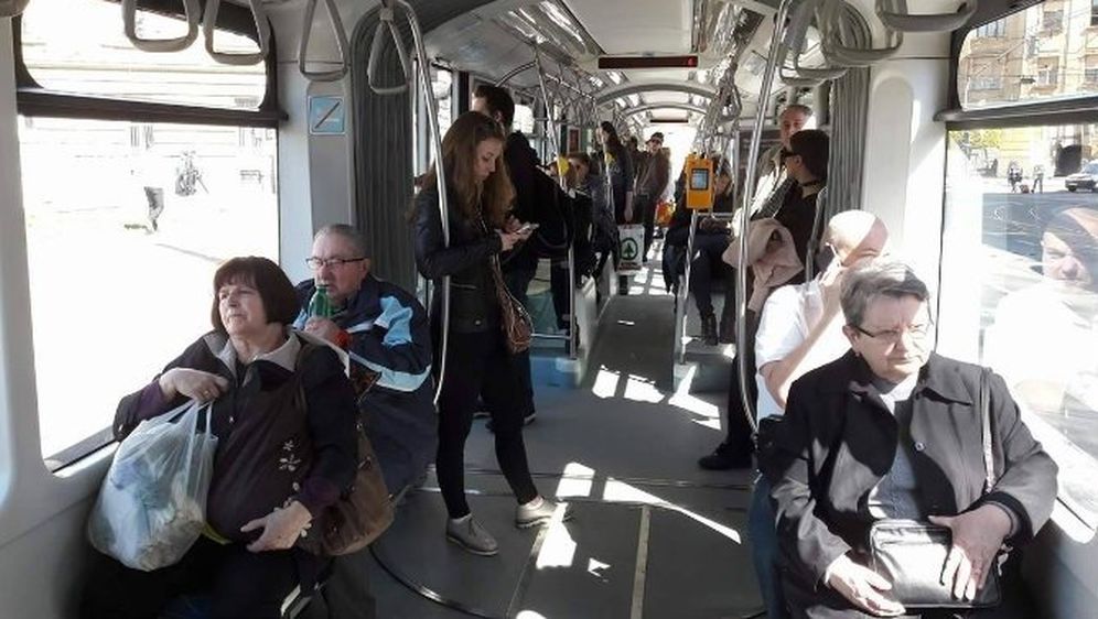 Studenticu u tramvaju tražili kartu za predmet koji je nosila: 'Mislila sam da se kontrolor šali'
