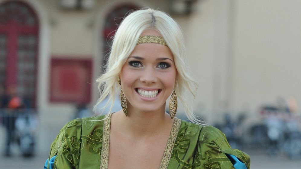 Antonija Mišura u ulozi princeze na Srednjovjekovnom sajmu u Šibeniku prije deset godina - 9