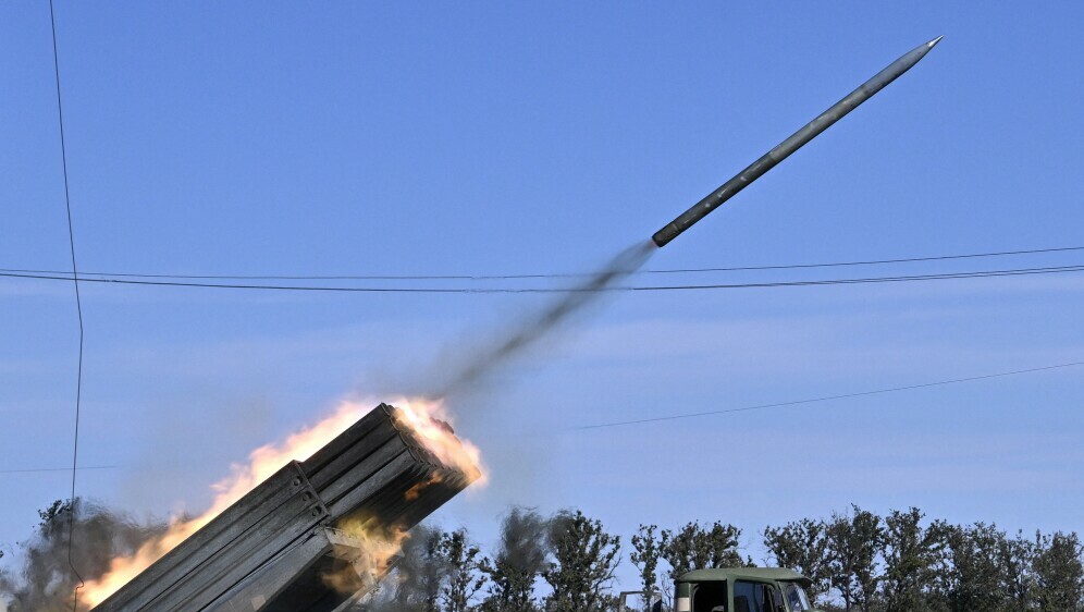 Ukrajinski raketni bacač ispaljuje raketu na jugu Ukrajine