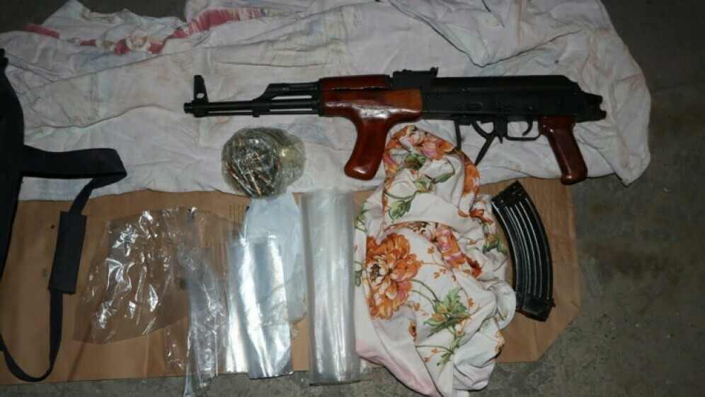 U garažama pronađena droga i oružje - 2
