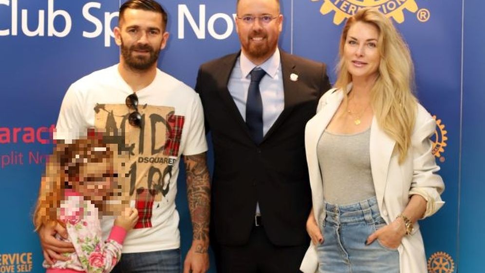 Marko Livaja i Iris Rajčić s kćeri