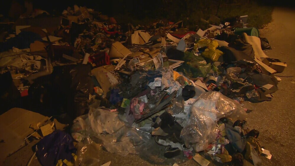 Hrpe smeća koje se ne odvoze - 1