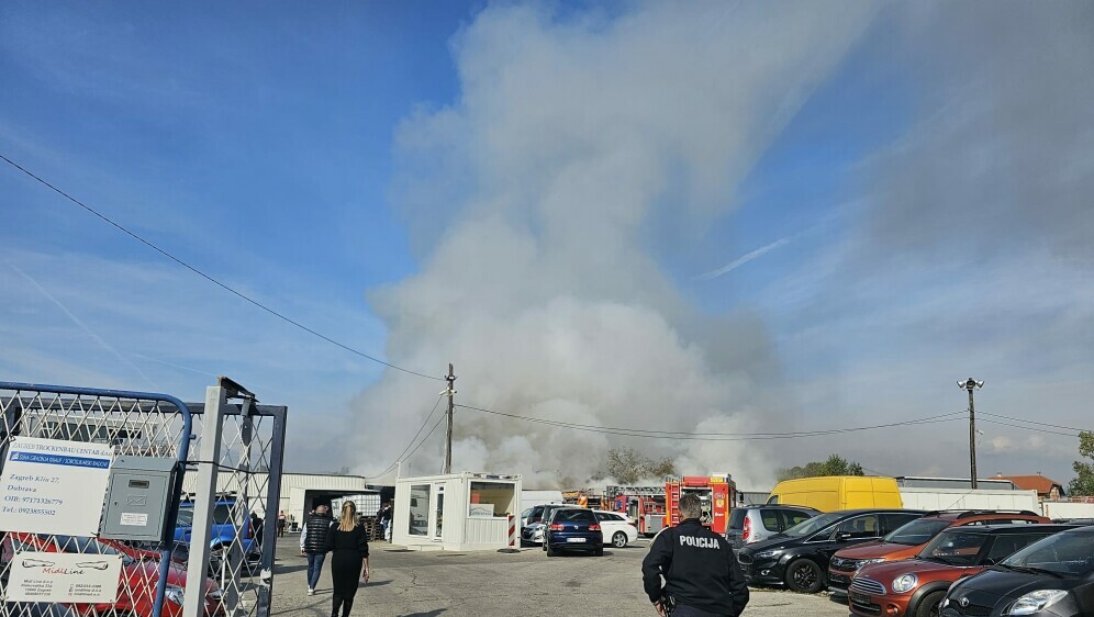 Požar autopraonice u zagrebačkoj Dubravi - 6