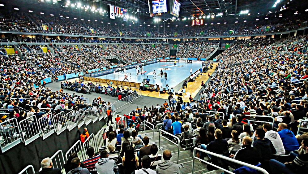 Puna Arena Zagreb na rukometu
