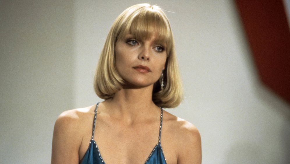 Michelle Pfeiffer u filmu 'Lice s ožiljkom' iz 1983. godine - 4